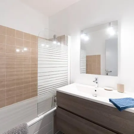 Le Cocon St Cyprien - Centre - Parking - Tramway Apartment *